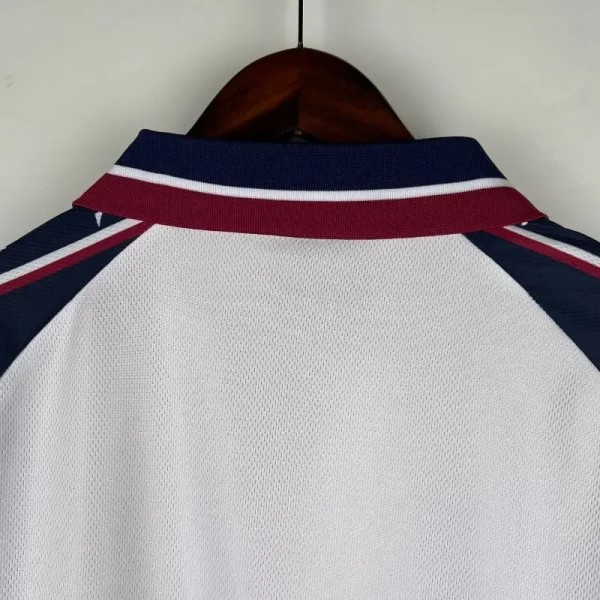 1997-1998 Manchester City Jersey retro kit - Image 8