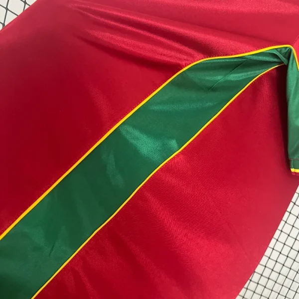 1997-1998 Portugal Jersey retro kit - Image 6