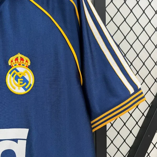 1998-2000 Real Madrid Third retro kit - Image 5