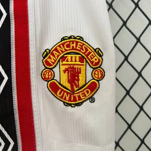 1998-1999 Kids Manchester United Jersey retro kit - Image 6