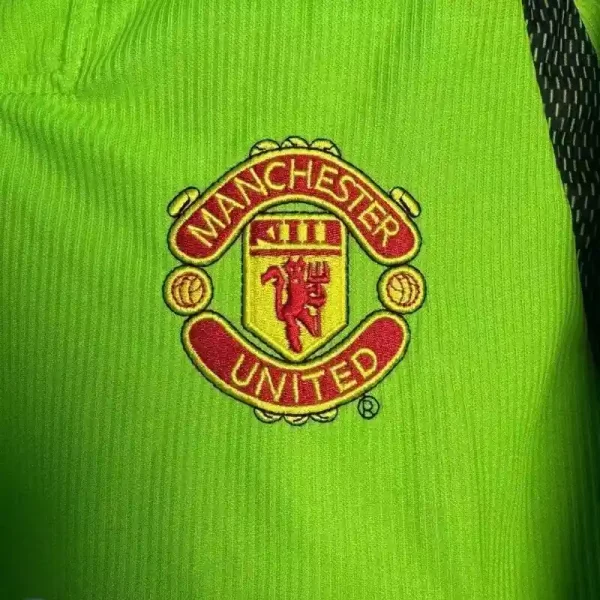 1998-1999 Manchester United Goalkeeper Long Sleeve Soccer retro kit - Image 3