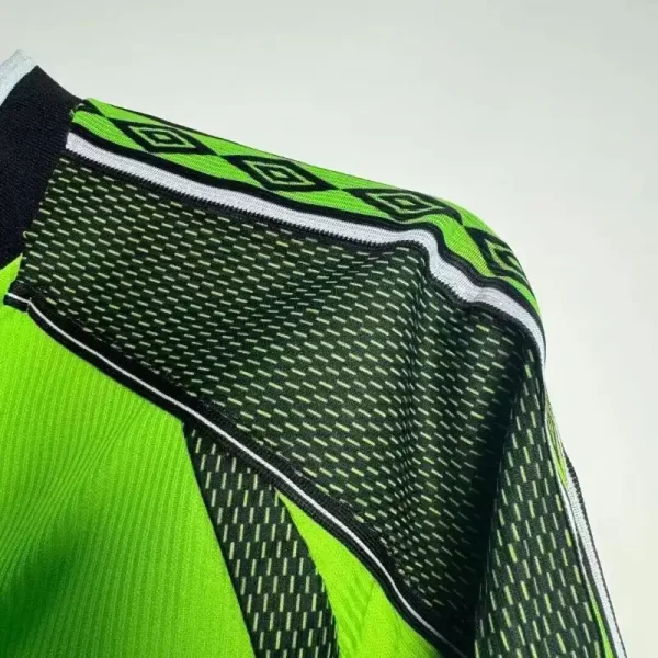 1998-1999 Manchester United Goalkeeper Long Sleeve Soccer retro kit - Image 5