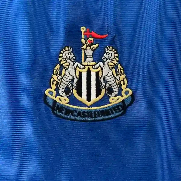1998-1999 Newcastle United Jersey retro kit - Image 3