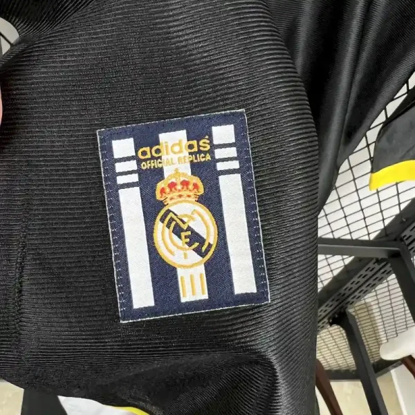 1998-1999 Real Madrid Long Sleeve Jersey retro kit - Image 8