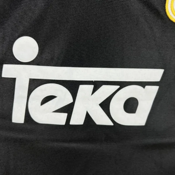 1998-1999 Real Madrid Long Sleeve Jersey retro kit - Image 6