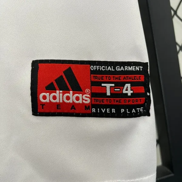 1998-1999 River Plate Jersey retro kit - Image 6