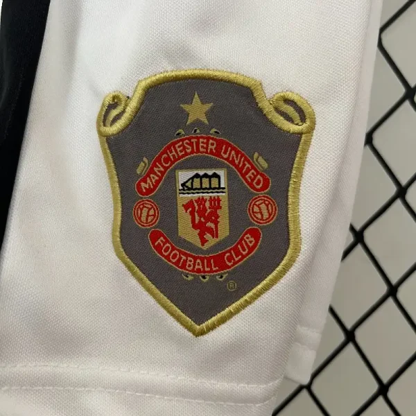 1999-2000 Kids Manchester United Jersey retro kit - Image 6