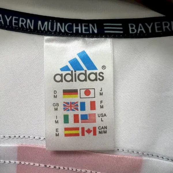2000-2001 Bayern Munich Jersey retro kit - Image 4