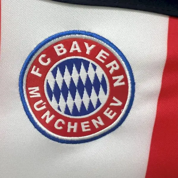 2000-2001 Bayern Munich Jersey retro kit - Image 3