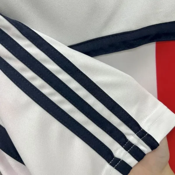 2000-2001 Bayern Munich Jersey retro kit - Image 7