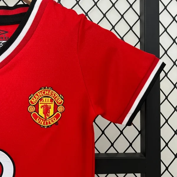2000-2001 Kids Manchester United Jersey retro kit - Image 5