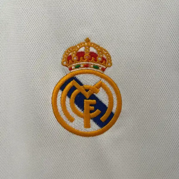 2000-2001 Long Sleeve Real Madrid Jersey retro kit - Image 3