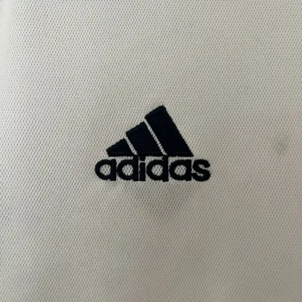 2000-2001 Long Sleeve Real Madrid Jersey retro kit - Image 2