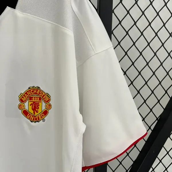 2002-2003 Manchester United Jersey retro kit - Image 5