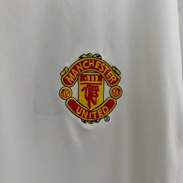2002-2003 Manchester United Jersey retro kit - Image 3