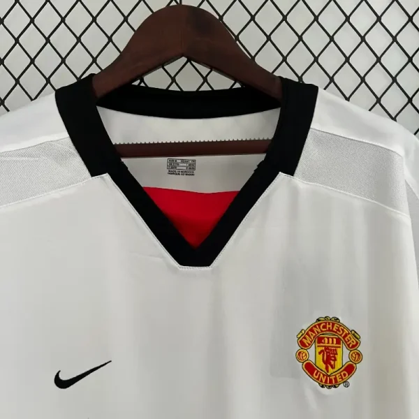 2002-2003 Manchester United Jersey retro kit - Image 4