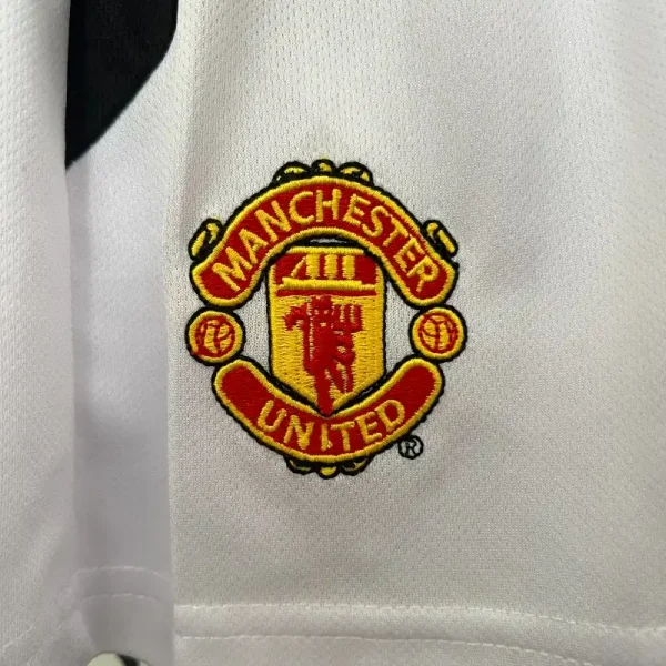 2002-2004 Kids Manchester United Jersey retro kit - Image 4