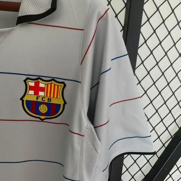 2003-2004 Barcelona Jersey retro kit - Image 5