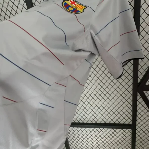 2003-2004 Barcelona Jersey retro kit - Image 6