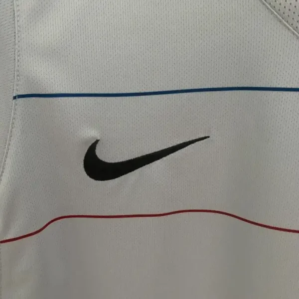 2003-2004 Barcelona Jersey retro kit - Image 2