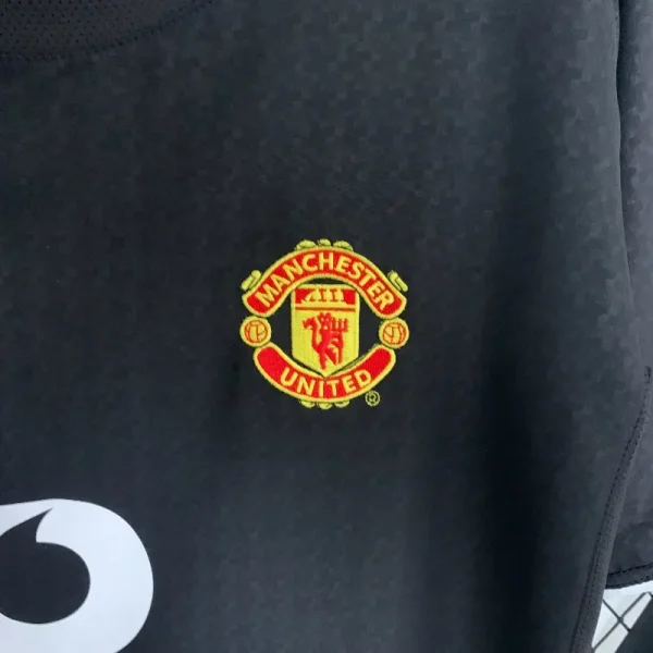 2003-2004 Manchester United Jersey retro kit - Image 3