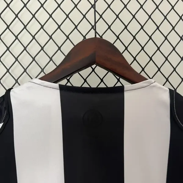2004-2005 Juventus Jersey retro kit - Image 7