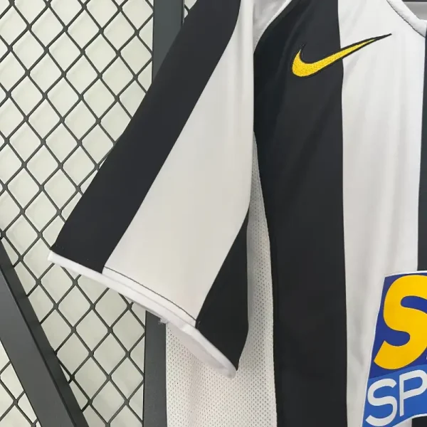 2004-2005 Juventus Jersey retro kit - Image 6
