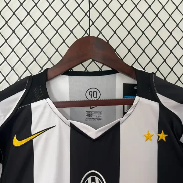 2004-2005 Juventus Jersey retro kit - Image 5