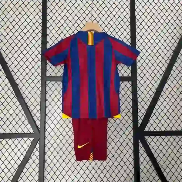 2005-2006 Kids Barcelona Jersey retro kit - Image 8