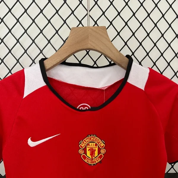 2005-2006 Kids Manchester United Jersey retro kit - Image 4