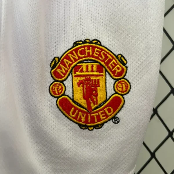 2005-2006 Kids Manchester United Jersey retro kit - Image 6