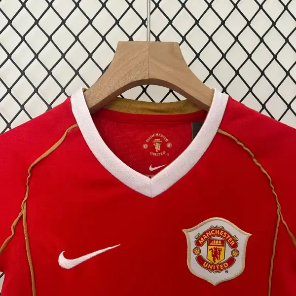 2006-2007 Kids Manchester United Jersey retro kit - Image 4