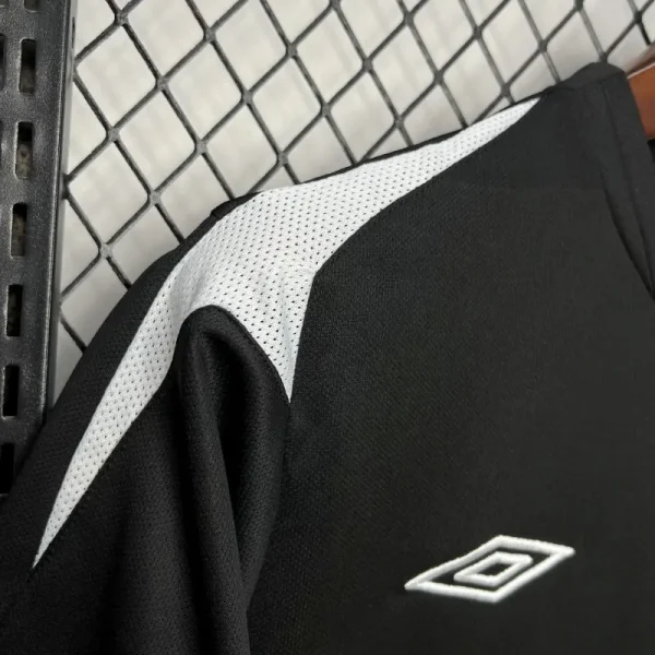 2006 Colo Colo Jersey retro kit - Image 2