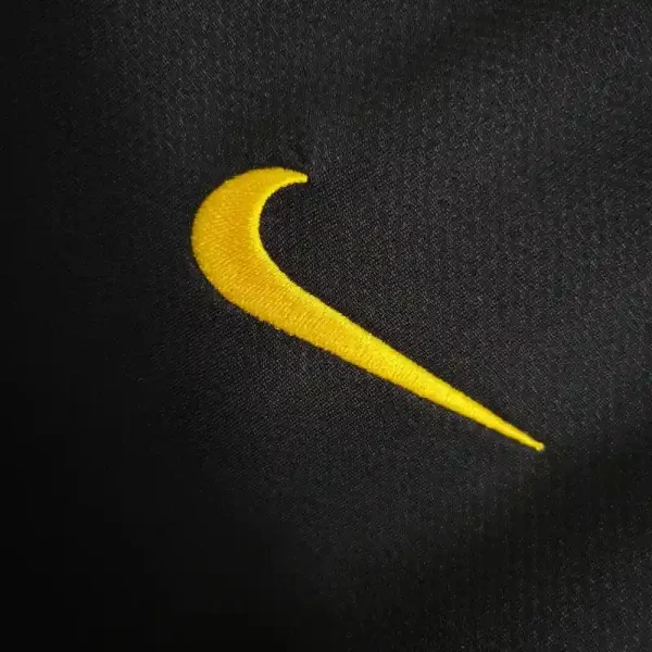 2006 Portugal Jersey retro kit - Image 2