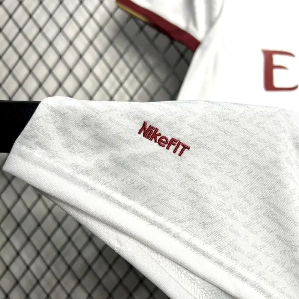 2007-2008 Arsenal Jersey retro kit - Image 6