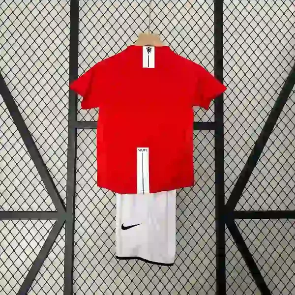 2007-2008 Kids Manchester United Jersey retro kit - Image 8