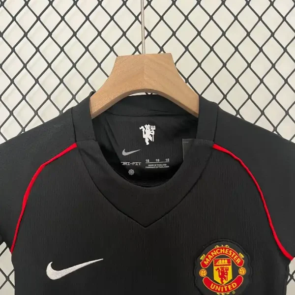 2007-2008 Kids Manchester United Second retro kit - Image 4