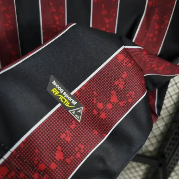 2008-2009 Manchester City Jersey retro kit - Image 6
