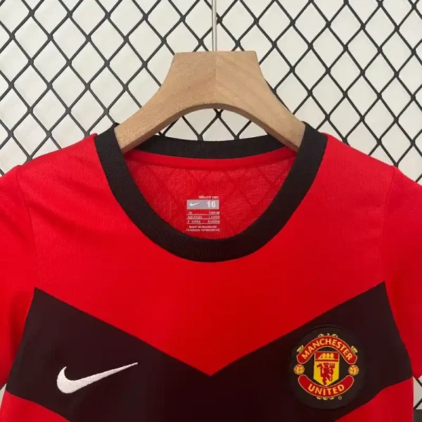 2009-2010 Kids Manchester United Jersey retro kit - Image 4