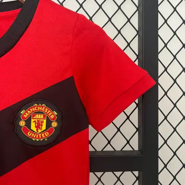 2009-2010 Kids Manchester United Jersey retro kit - Image 5
