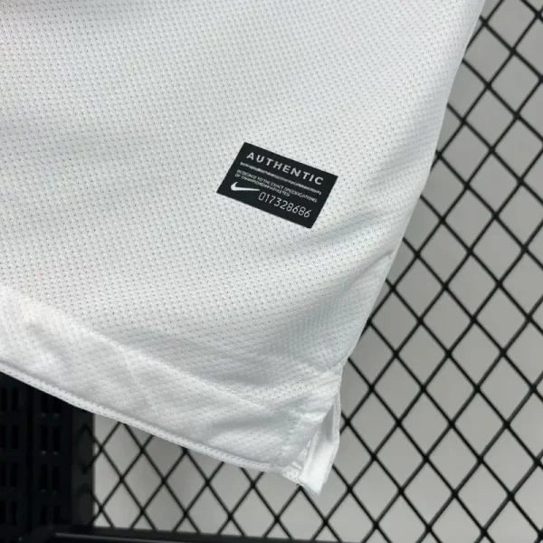 2010-2011 Juventus Jersey retro kit - Image 7