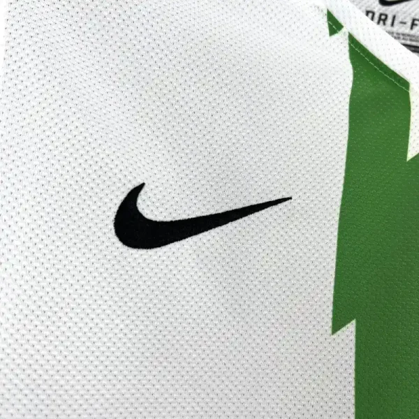 2010-2011 Juventus Jersey retro kit - Image 2