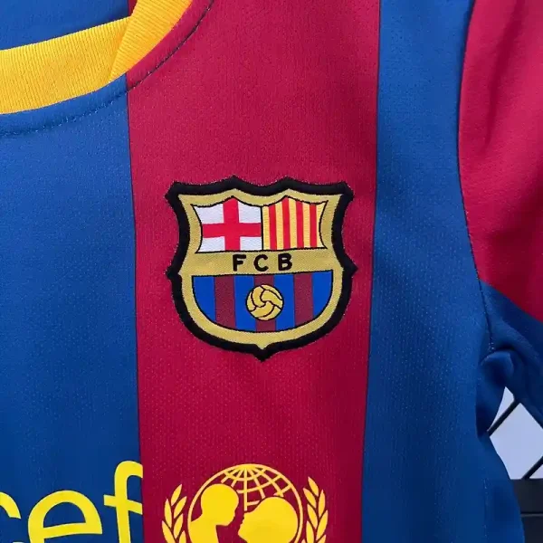 2010-2011 Kids Barcelona Jersey retro kit - Image 3