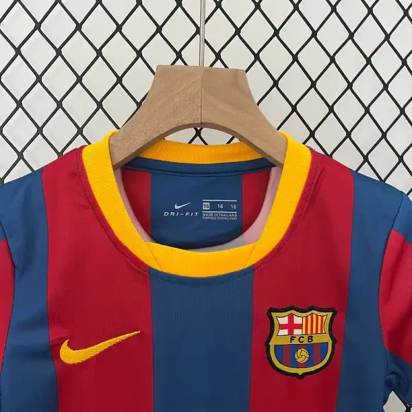2010-2011 Kids Barcelona Jersey retro kit - Image 4