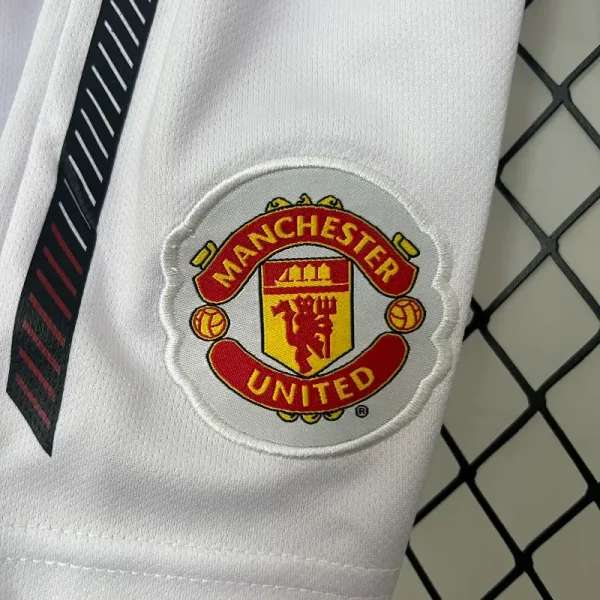 2010-2011 Kids Manchester United Jersey retro kit - Image 6