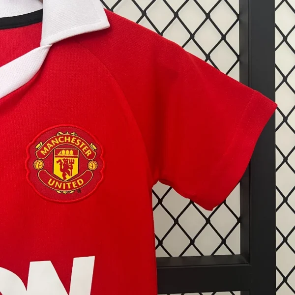 2010-2011 Kids Manchester United Jersey retro kit - Image 5