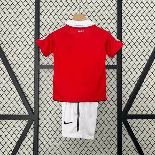 2010-2011 Kids Manchester United Jersey retro kit - Image 8