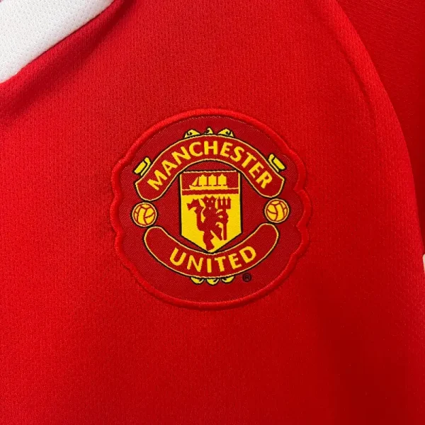 2010-2011 Kids Manchester United Jersey retro kit - Image 3