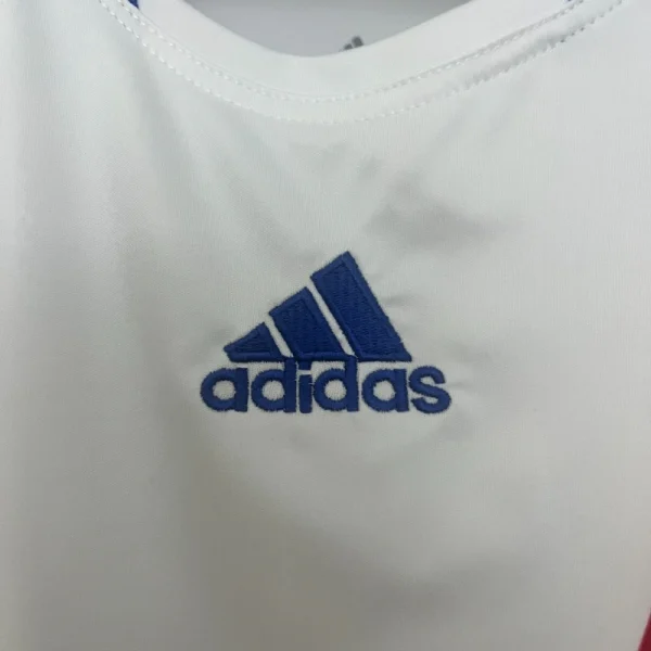 2010-2011 Lyon Jersey retro kit - Image 2