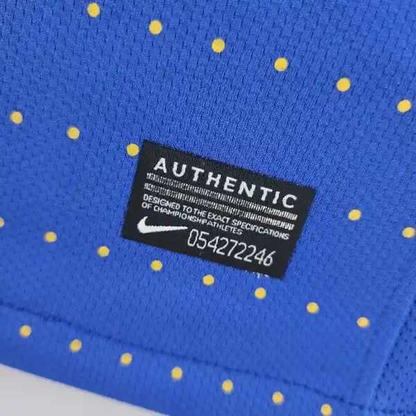 2010 Brazil Jersey retro kit - Image 8